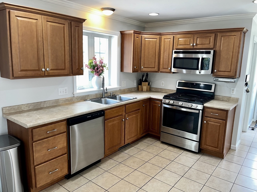 2 Erick Road Mansfield, MA 02048 - Photo 8 of 35