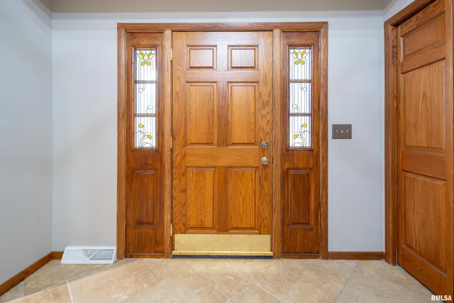 $595,000 | 4490 Hamilton Drive, Bettendorf, IA 52722