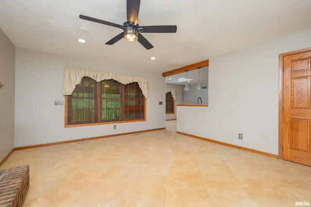 $595,000 | 4490 Hamilton Drive, Bettendorf, IA 52722