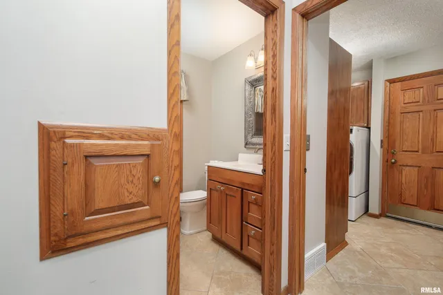 $595,000 | 4490 Hamilton Drive, Bettendorf, IA 52722