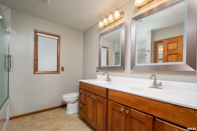 $595,000 | 4490 Hamilton Drive, Bettendorf, IA 52722