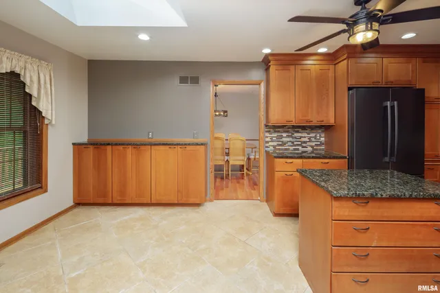 $595,000 | 4490 Hamilton Drive, Bettendorf, IA 52722