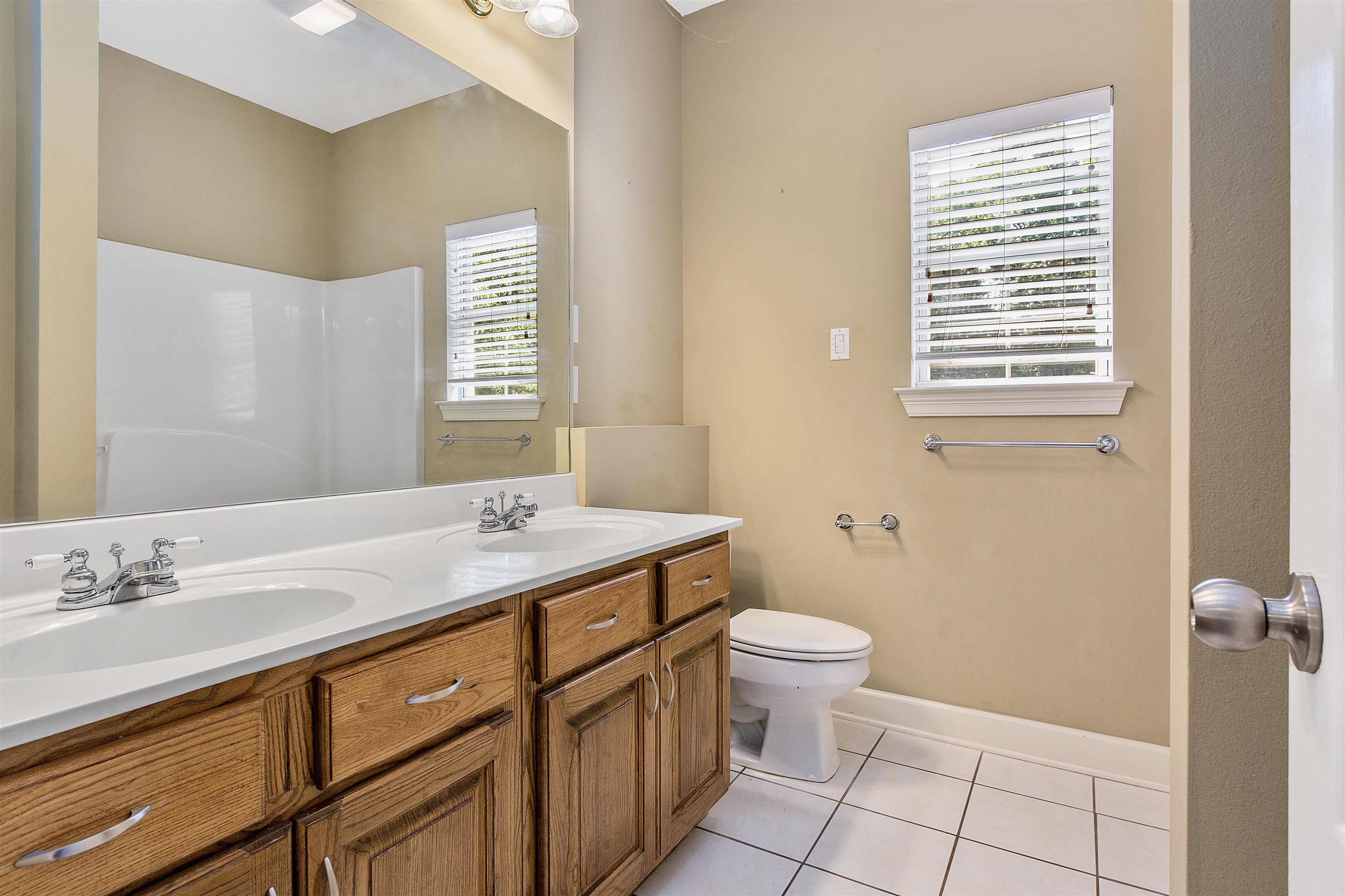 631 Southern Way Daphne, AL 36527 - Photo 16 of 50 En Suite