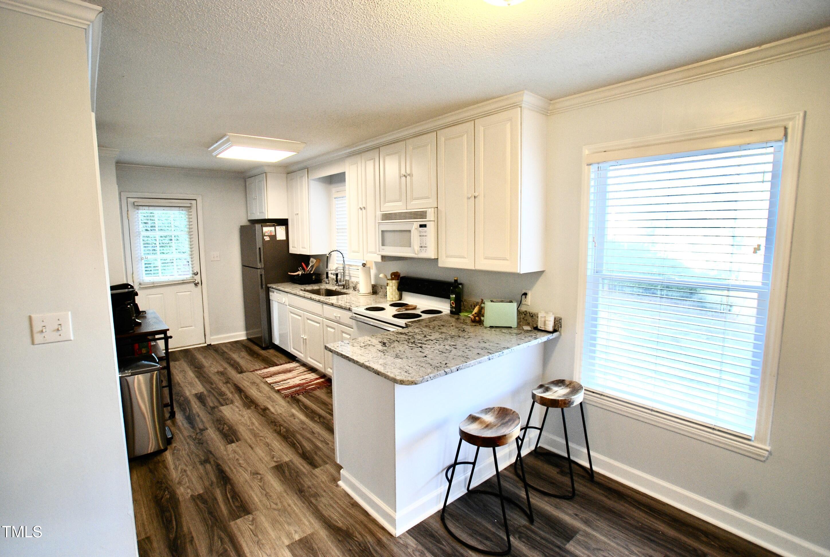 2306 Stafford Avenue, Unit B Raleigh, NC 27607 - Photo 8 of 29 DSC_4738