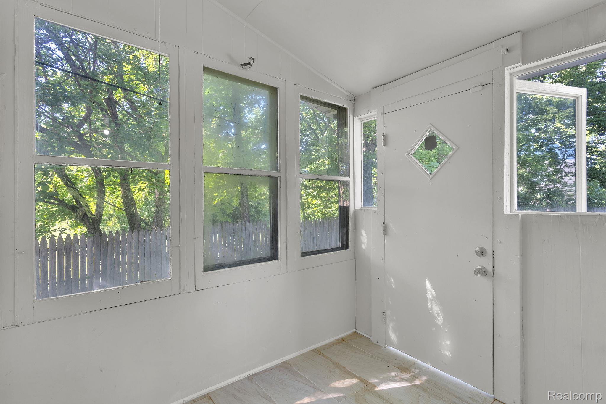 4877 Maynard Street Detroit, MI 48215 - Photo 34 of 41 20-web-or-mls-FZ3A6806.jpg