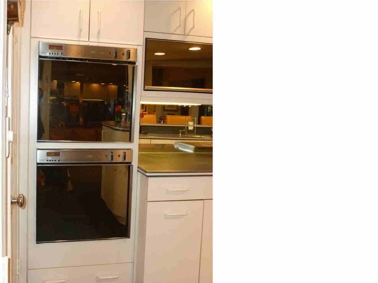 5125 Old Canton Road, Unit 219 Jackson, MS 39211 - Photo 21 of 48 Double Gaggenau convection ovens
