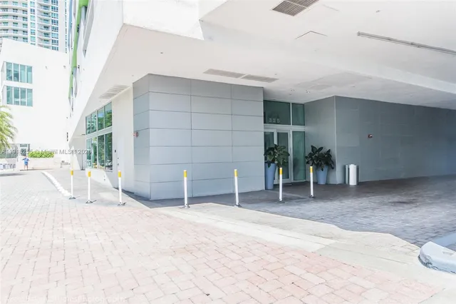 $3,600 | 325 South Biscayne Boulevard, Unit 719, Miami, FL 33131