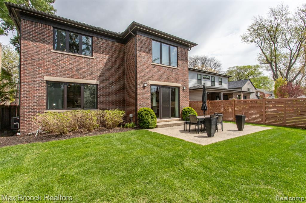 25925 York Road Royal Oak, MI 48067 - Photo 82 of 88