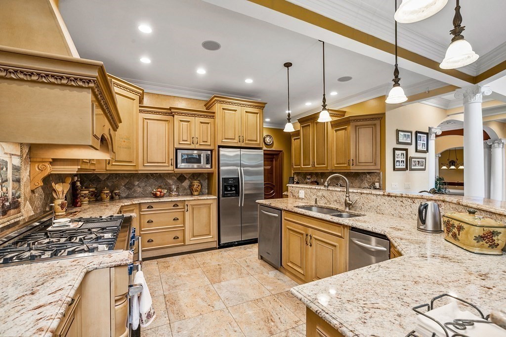 27 Hitching Post Road Lakeville, MA 02347 - Photo 17 of 42 Gallery Image 17