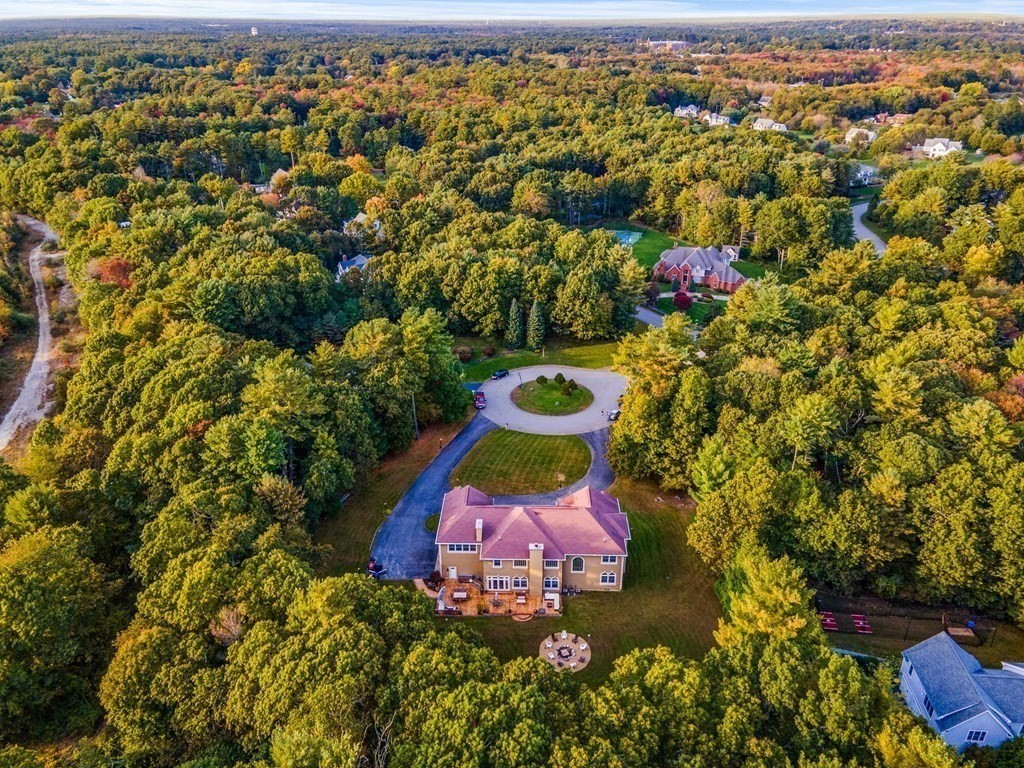 27 Hitching Post Road Lakeville, MA 02347 - Photo 4 of 42 Gallery Image 4