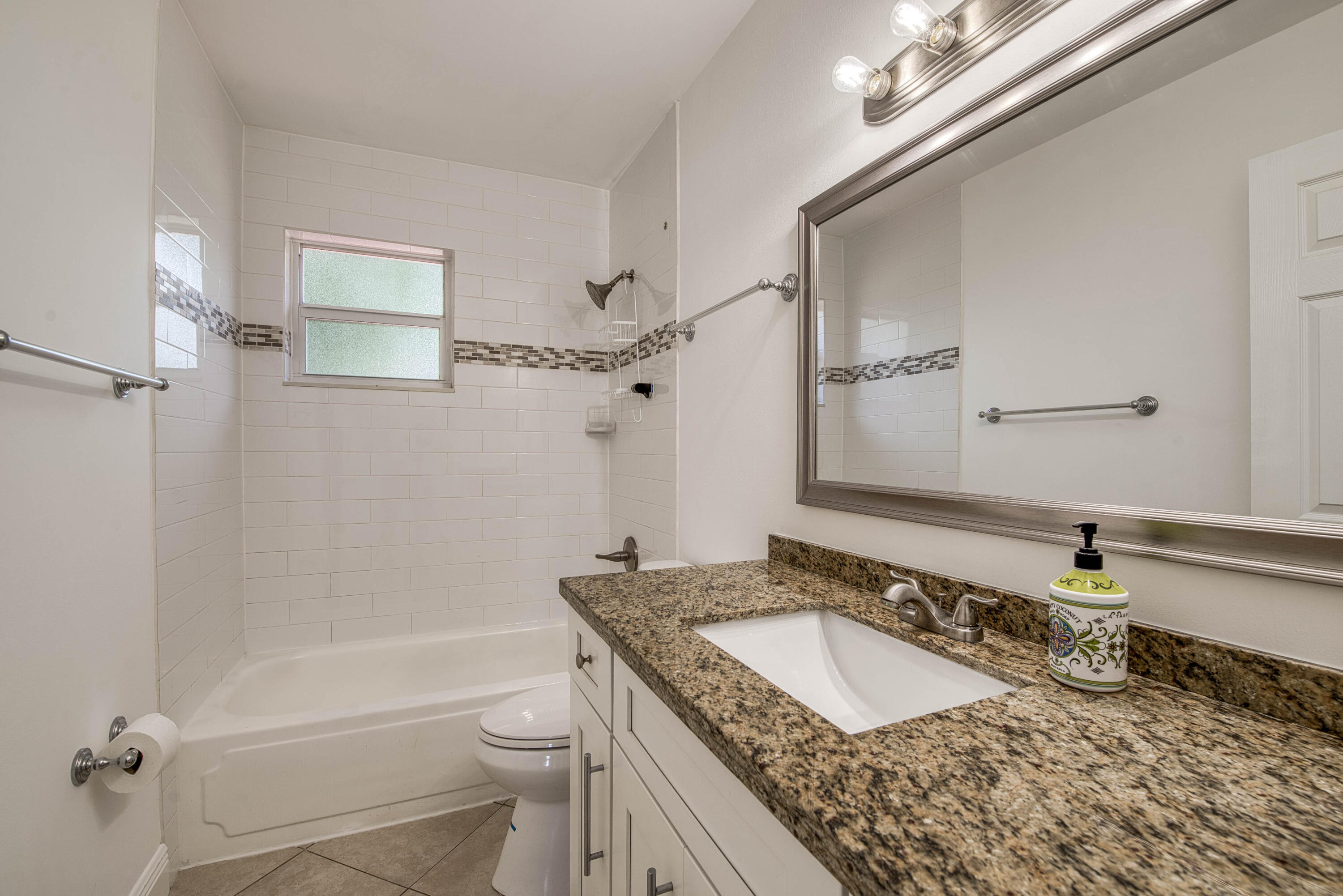 1010 Comanche Street Jupiter, FL 33458 - Photo 17 of 26 _IMG1317_HDR