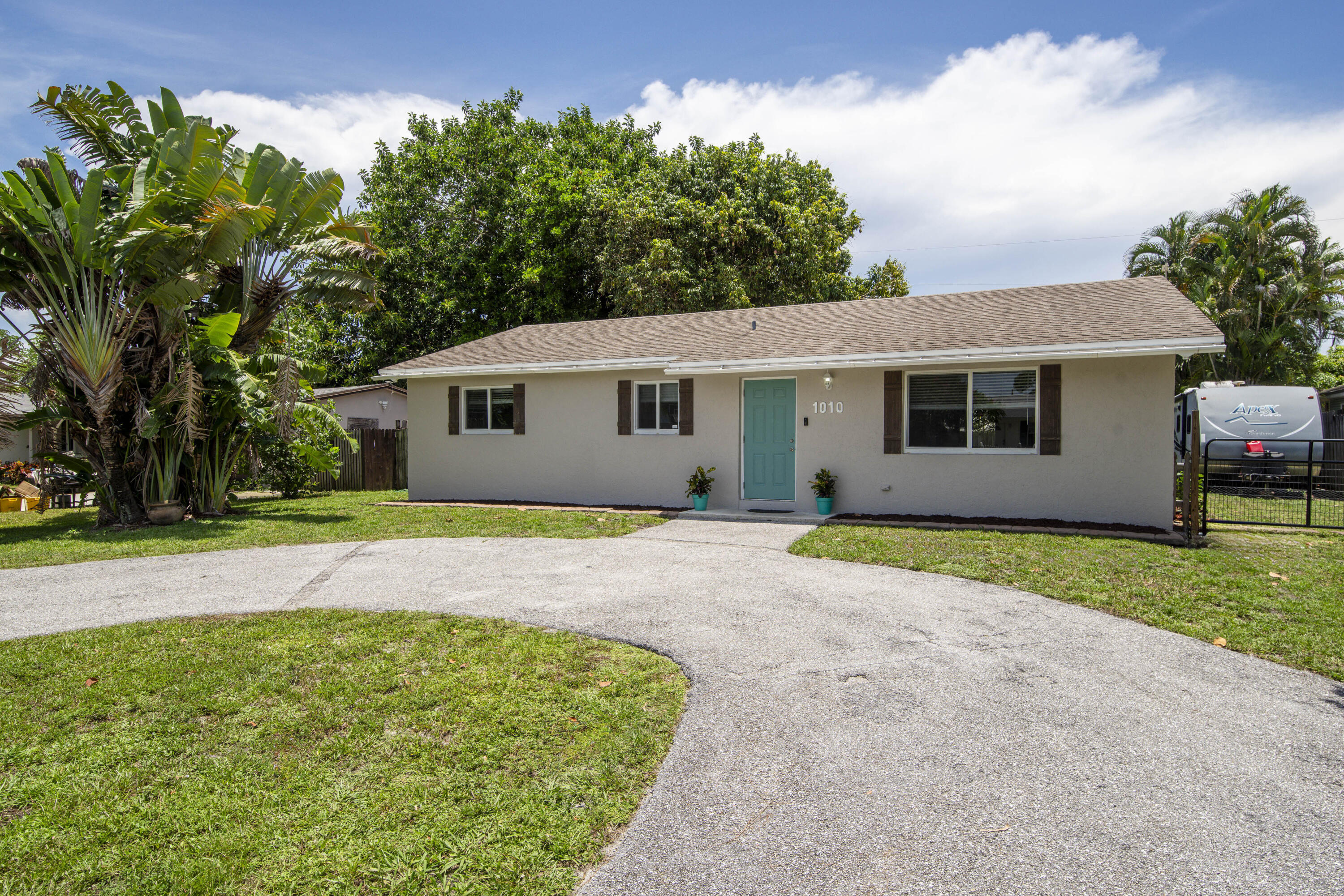 1010 Comanche Street Jupiter, FL 33458 - Photo 3 of 26 _IMG1267