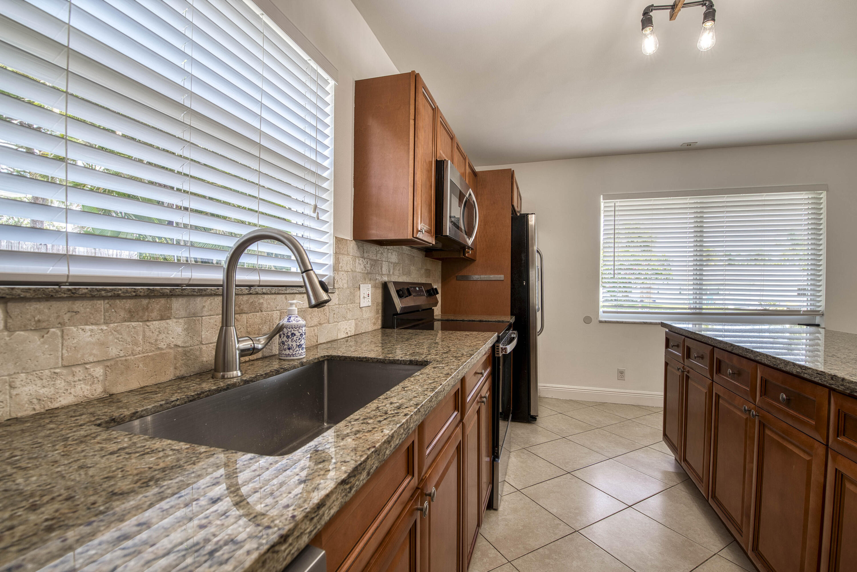 1010 Comanche Street Jupiter, FL 33458 - Photo 7 of 26 _IMG1299_HDR