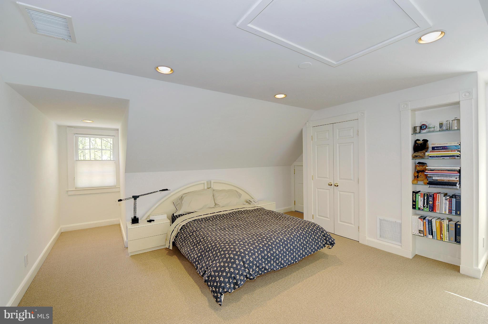 6750 Greentree Road Bethesda, MD 20817 - Photo 15 of 28 Fourth Bedroom