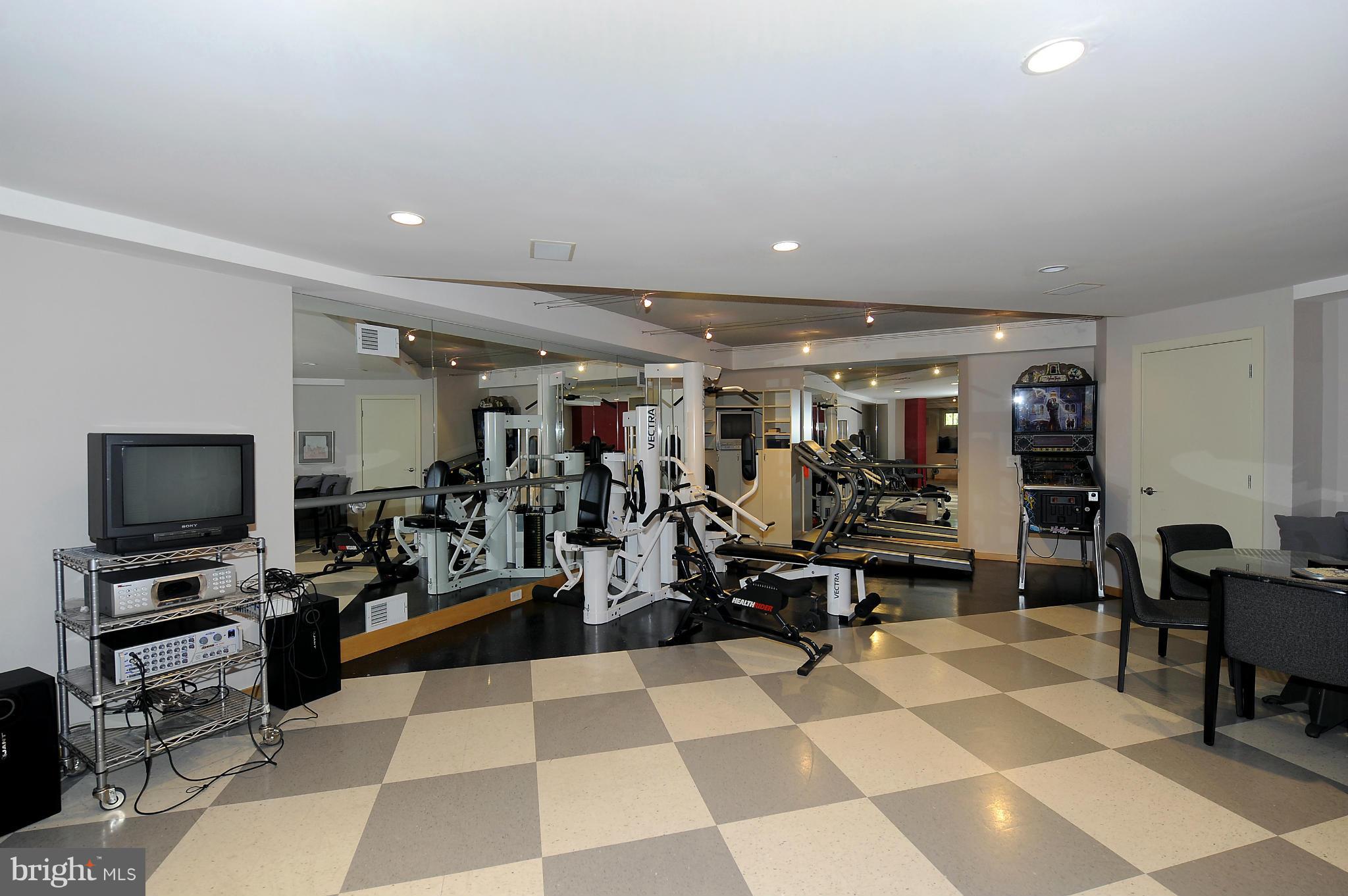 6750 Greentree Road Bethesda, MD 20817 - Photo 20 of 28 Exercise Room