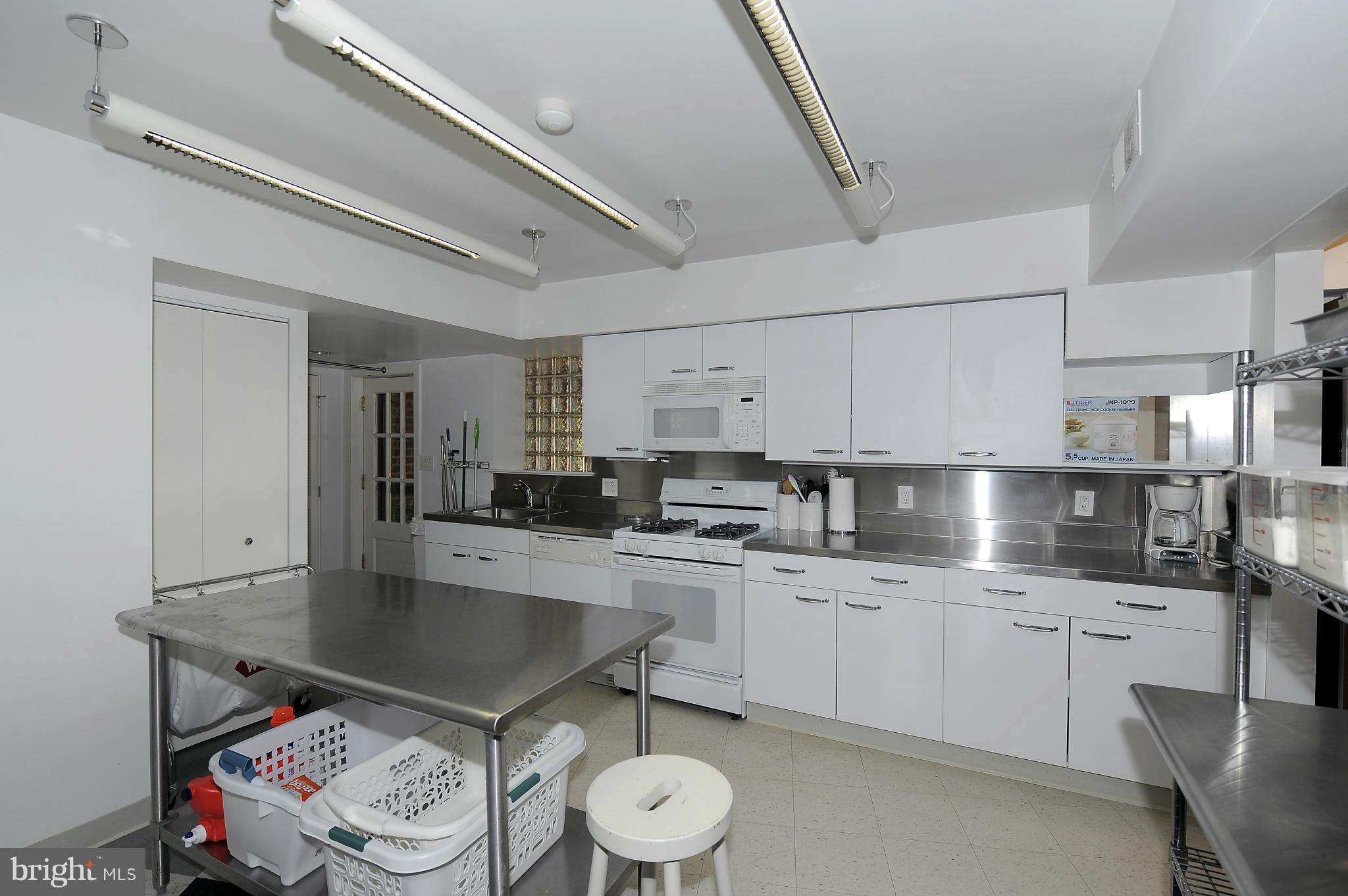 6750 Greentree Road Bethesda, MD 20817 - Photo 21 of 28 Second Kitchen