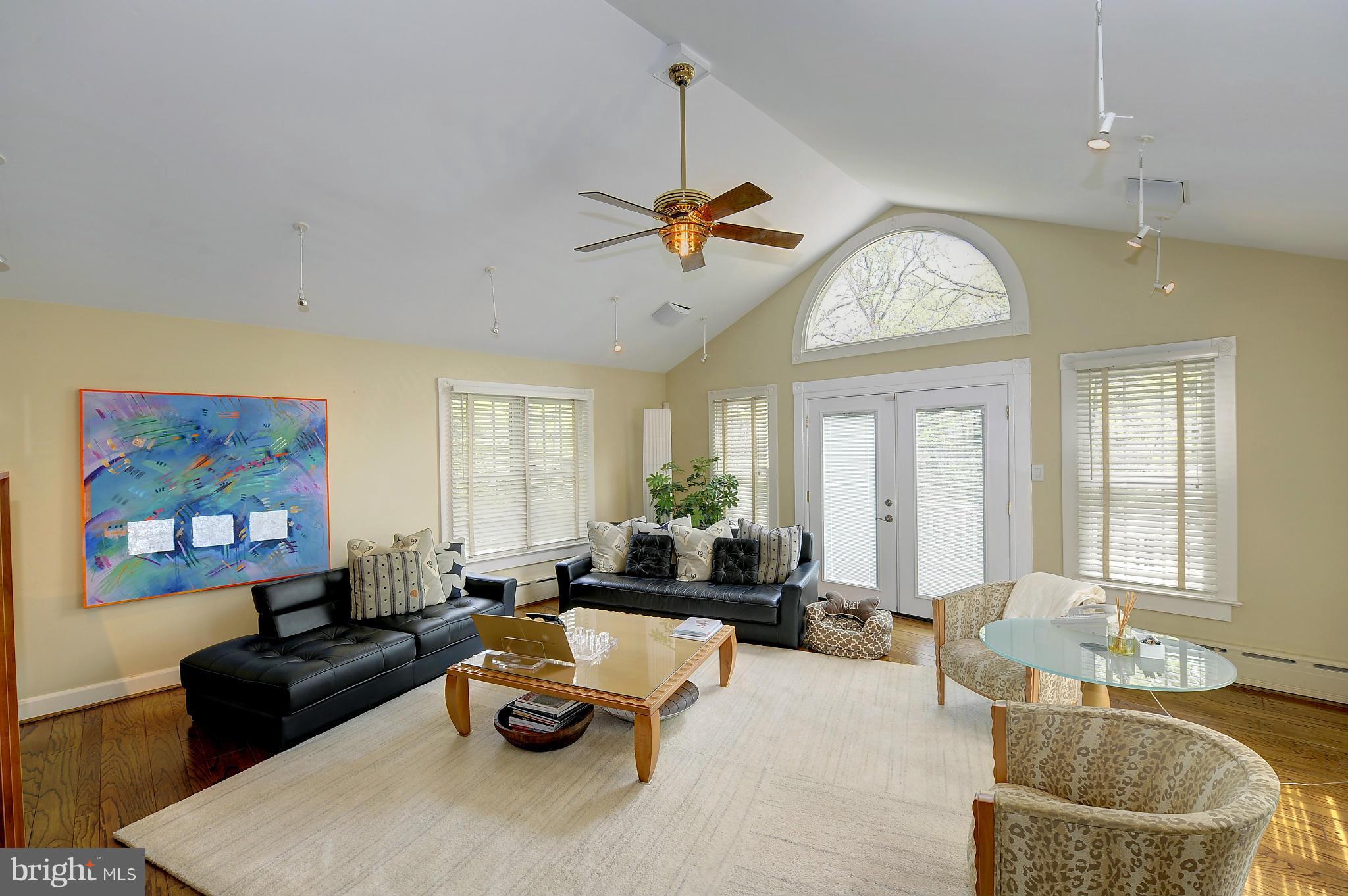 6750 Greentree Road Bethesda, MD 20817 - Photo 4 of 28 Family Room