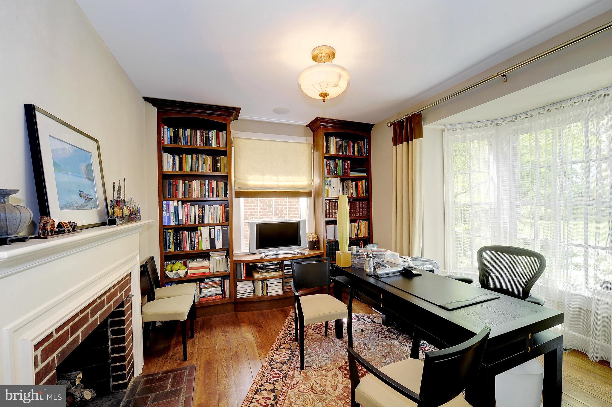 6750 Greentree Road Bethesda, MD 20817 - Photo 5 of 28 Library