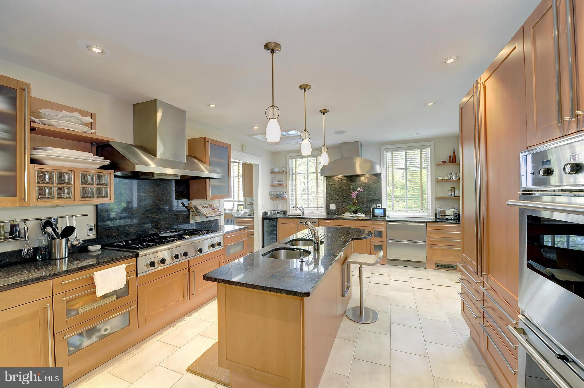 6750 Greentree Road Bethesda, MD 20817 - Photo 6 of 28 Kitchen