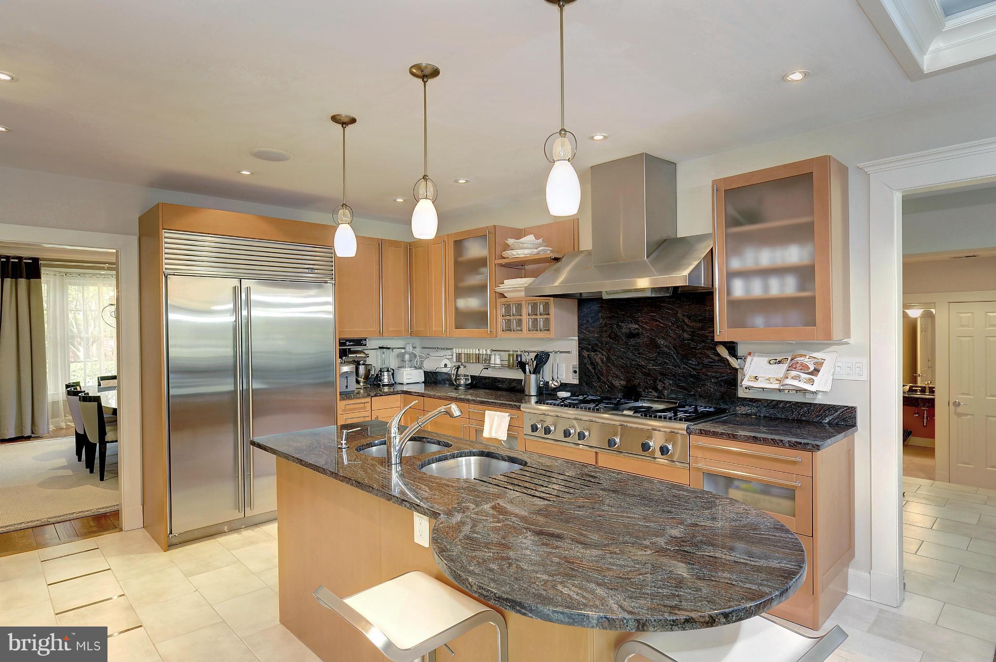 6750 Greentree Road Bethesda, MD 20817 - Photo 7 of 28 Kitchen