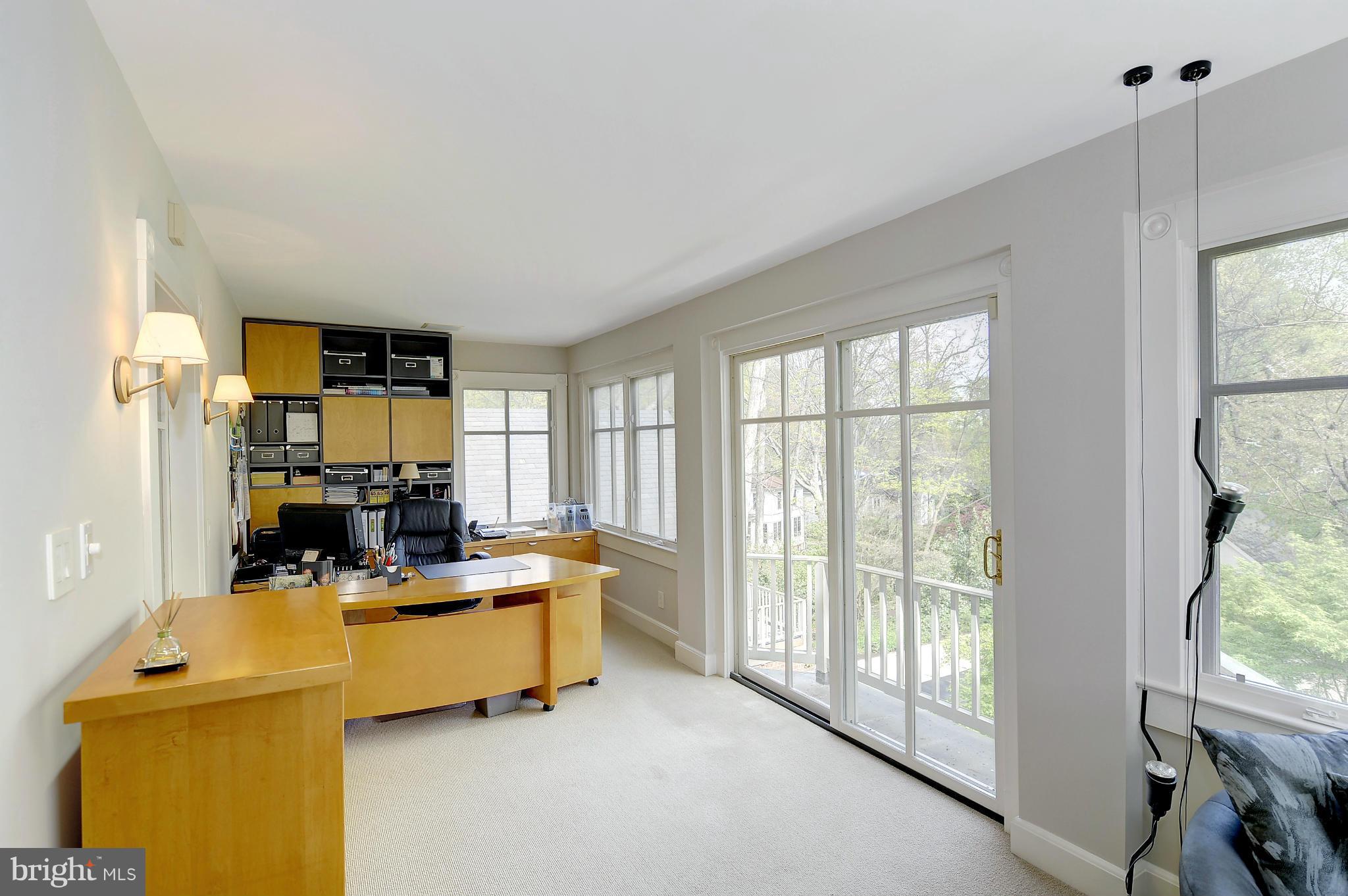 6750 Greentree Road Bethesda, MD 20817 - Photo 10 of 28 Bedroom (Master) Sitting Room