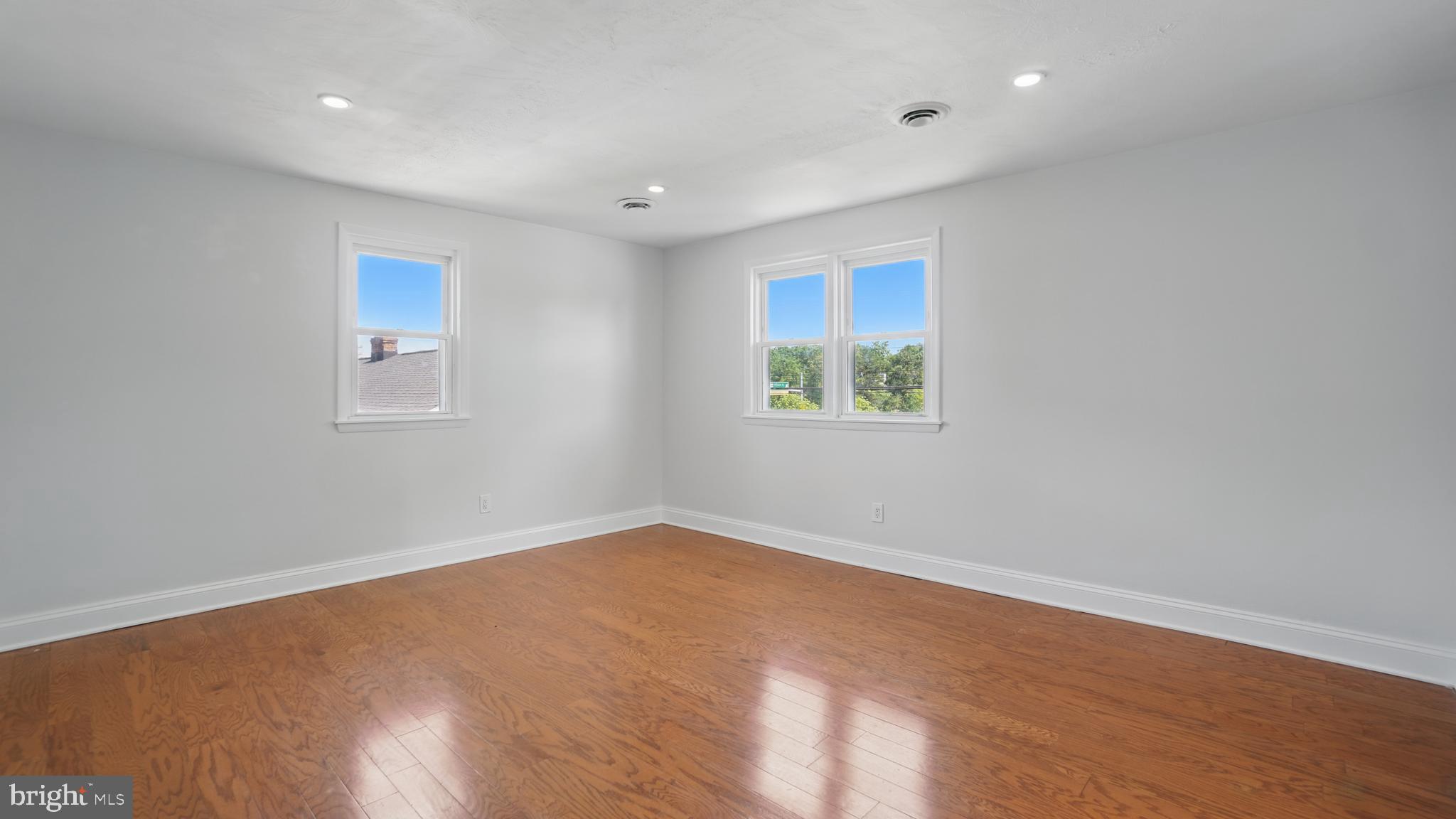 8014 Ritchie Highway Pasadena, MD 21122 - Photo 26 of 38 an empty room with a window