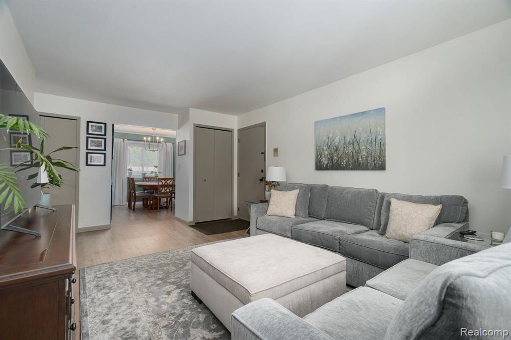 29265 Hayes Road, Unit 1 Warren, MI 48088 - Photo 7 of 26