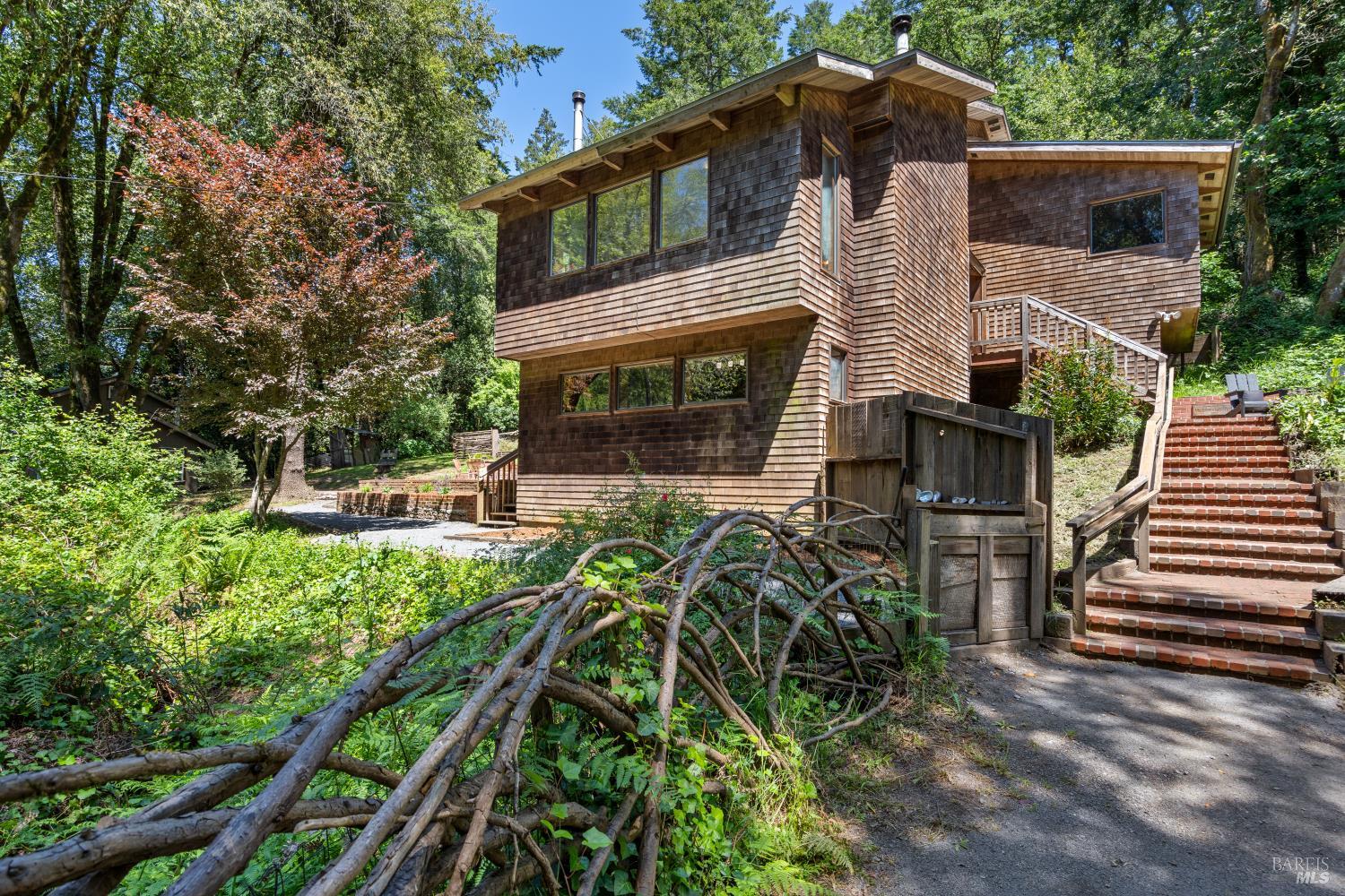 805 Wagnon Road Sebastopol, CA 95472 - Photo 4 of 56 a front view of a house with a yard