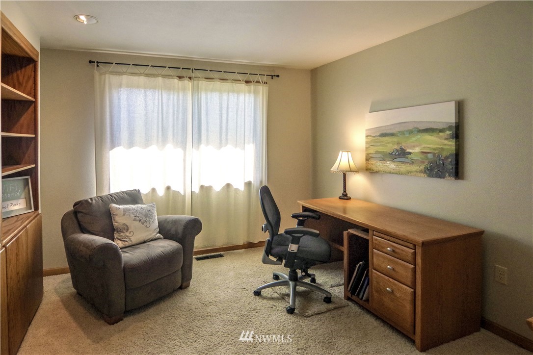 10480 Northeast 201st Street Bothell, WA 98011 - Photo 11 of 22