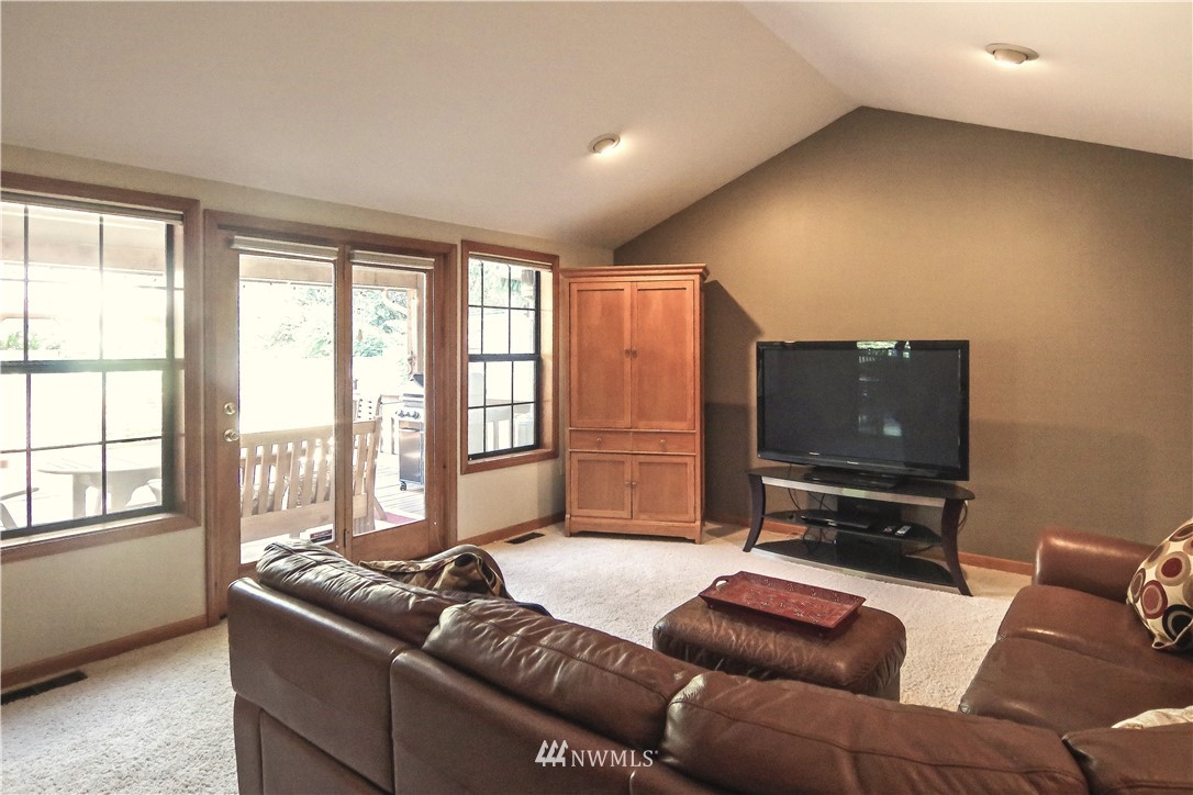 10480 Northeast 201st Street Bothell, WA 98011 - Photo 12 of 22