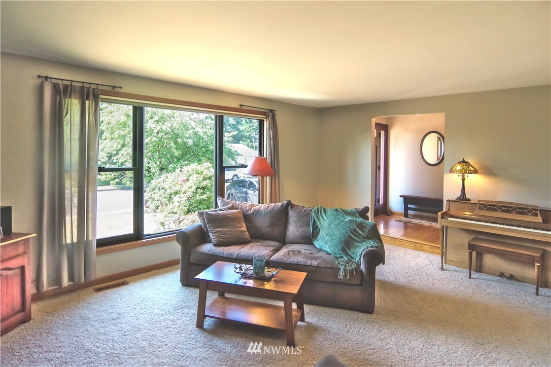 10480 Northeast 201st Street Bothell, WA 98011 - Photo 3 of 22