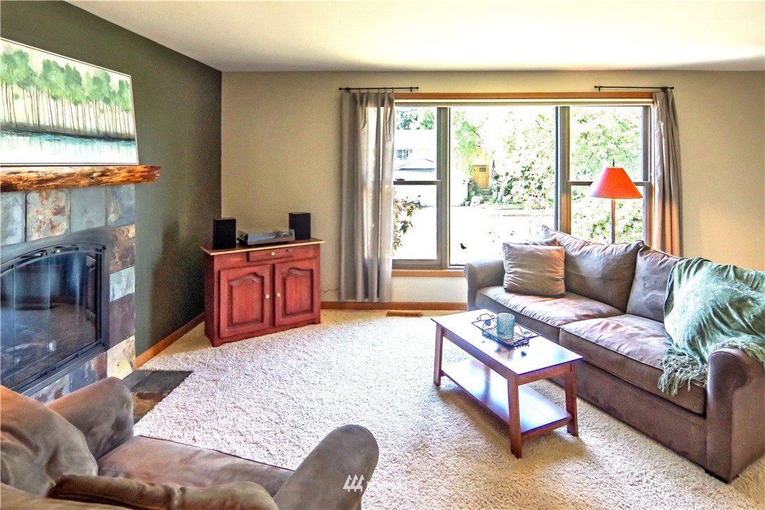 10480 Northeast 201st Street Bothell, WA 98011 - Photo 4 of 22