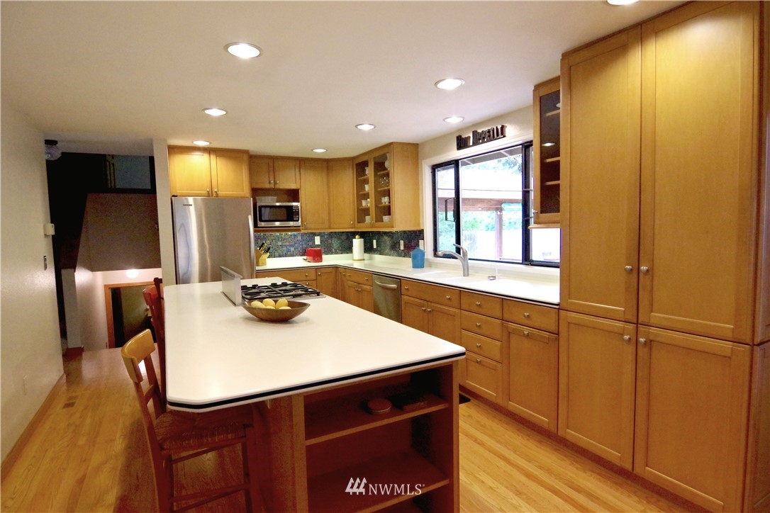 10480 Northeast 201st Street Bothell, WA 98011 - Photo 7 of 22