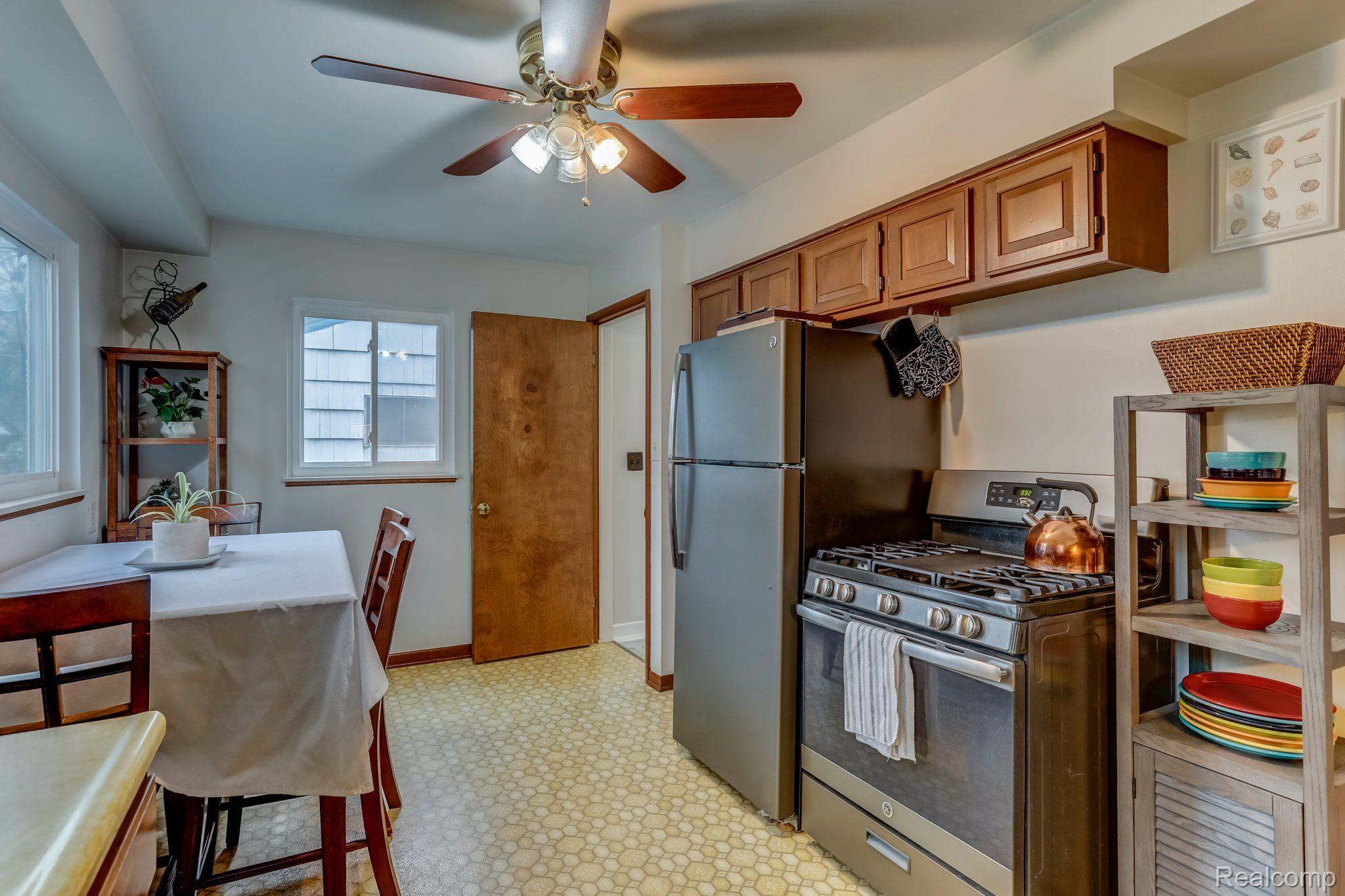 1573 Princeton Road Berkley, MI 48072 - Photo 9 of 23 Eat in kitchen