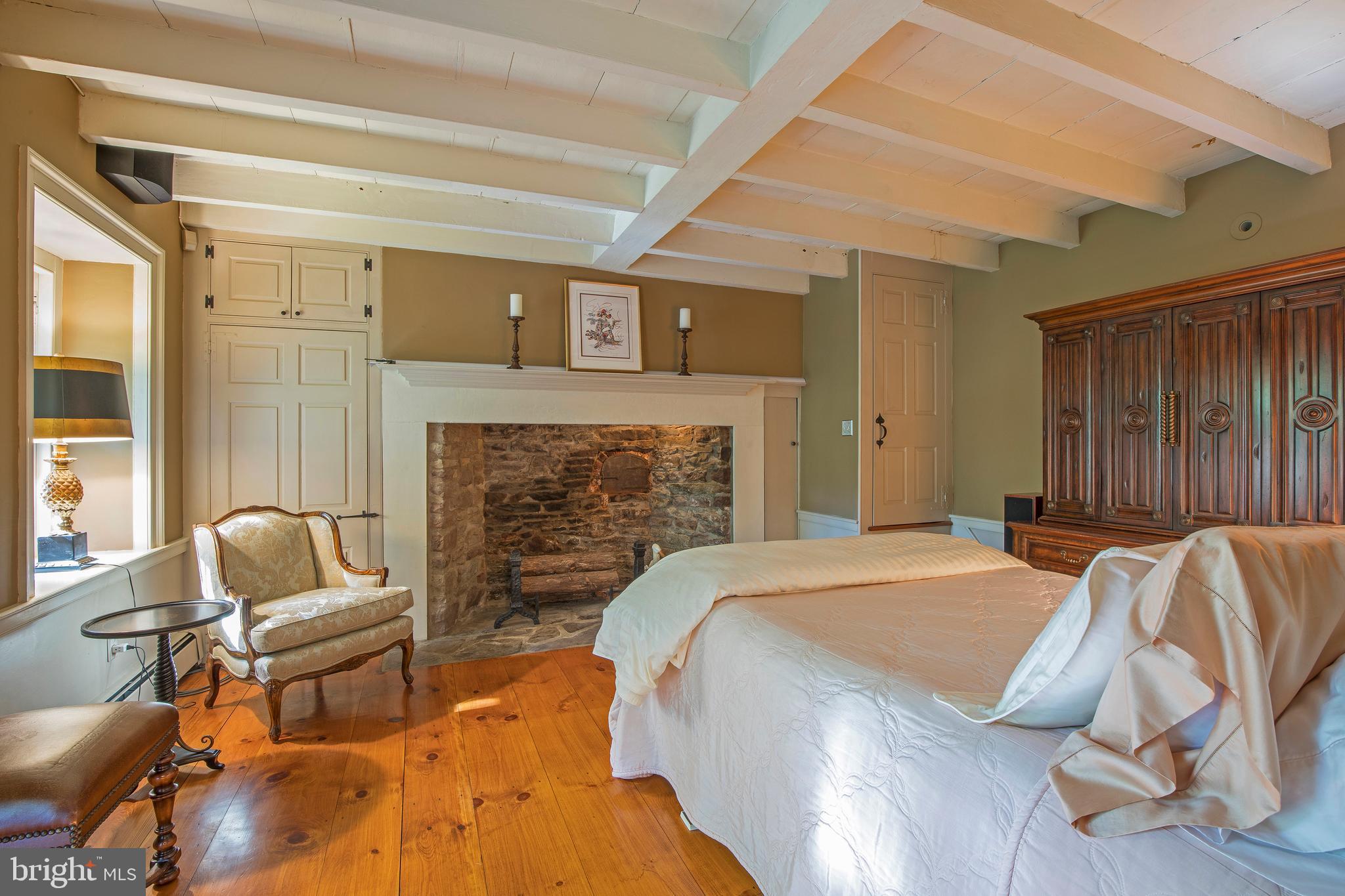 622 Headquarters Road Ottsville, PA 18942 - Photo 40 of 78 Guest suite