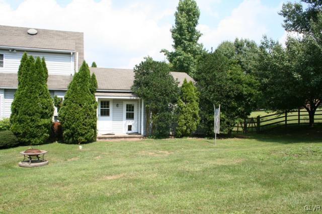 1943 Fairway Road Hellertown, PA 18055 - Photo 4 of 24 Gallery Image 4
