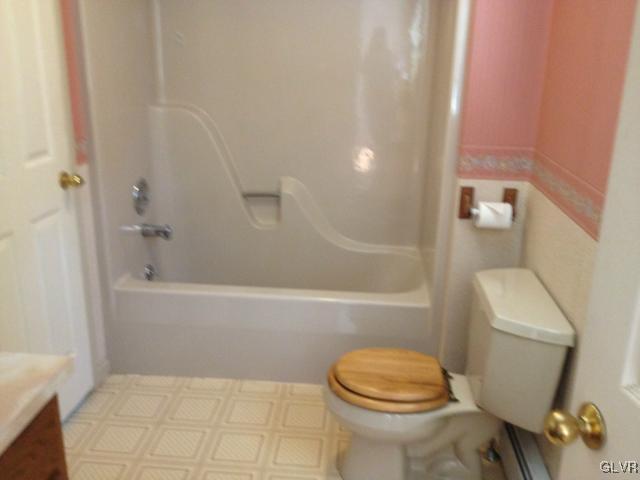 1943 Fairway Road Hellertown, PA 18055 - Photo 8 of 24 Gallery Image 8