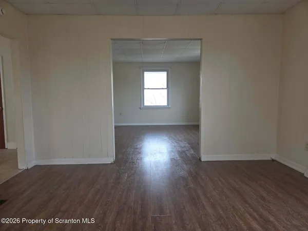 $1,800 | 138 Charles Street, Throop, PA 18512