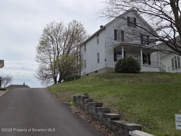 $1,800 | 138 Charles Street, Throop, PA 18512