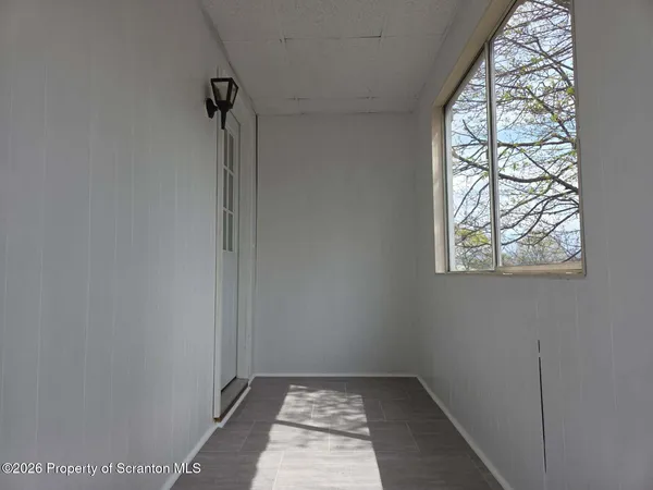 $1,800 | 138 Charles Street, Throop, PA 18512