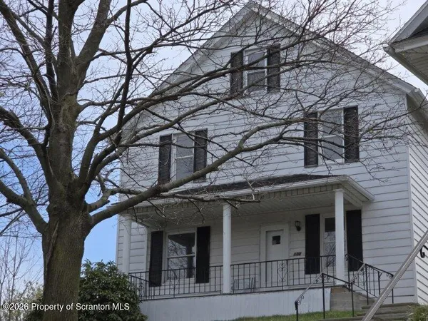 $1,800 | 138 Charles Street, Throop, PA 18512