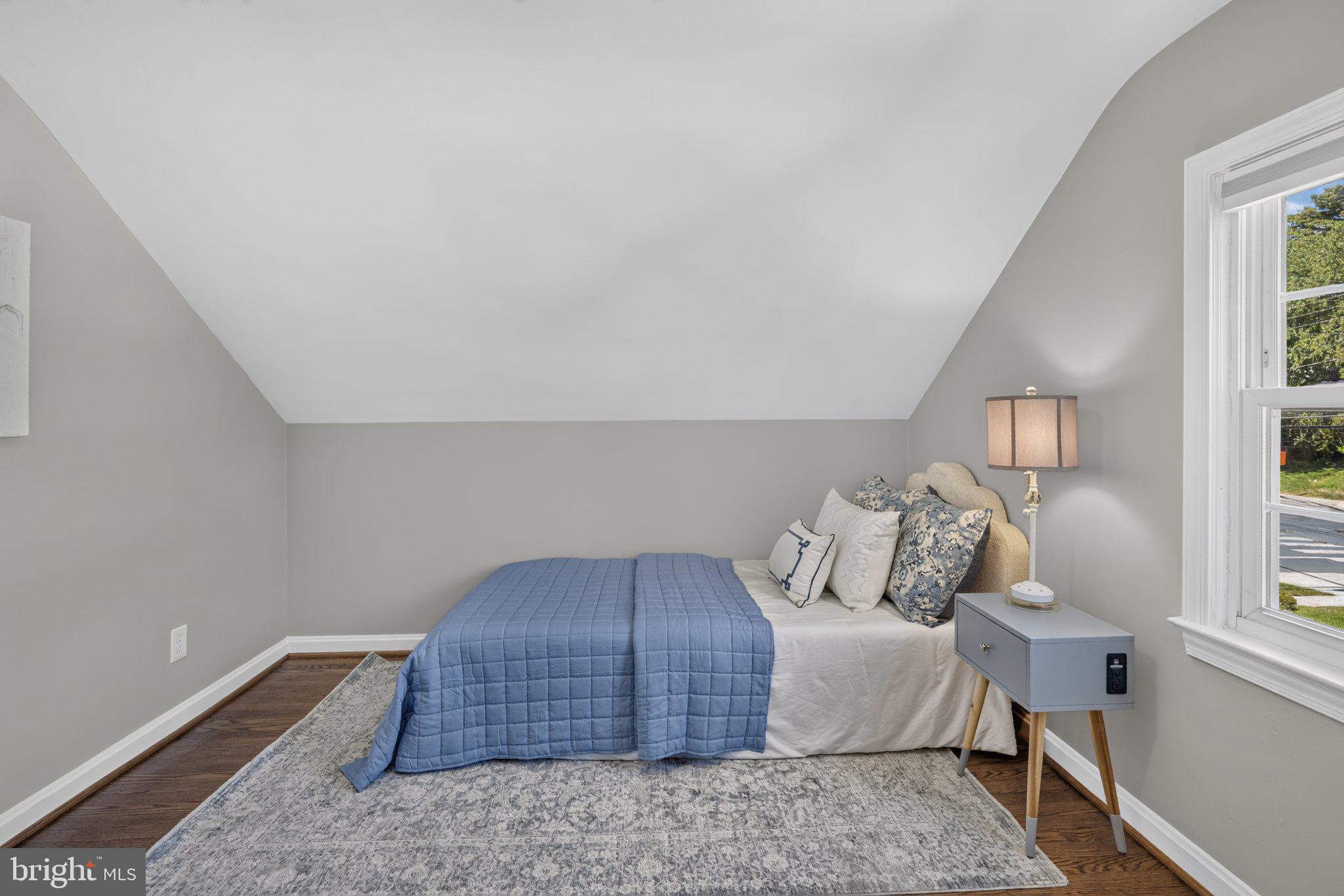 2601 Military Road Arlington, VA 22207 - Photo 95 of 119 A Perfect Place To Dream, Read & Relax!