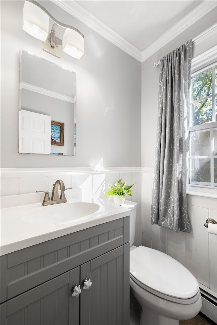 46 Channing Road Narragansett, RI 02882 - Photo 19 of 50 First floor lav