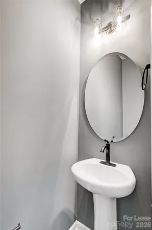 $2,950 | 4246 Park South Station Boulevard, Charlotte, NC 28210