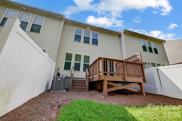 $2,950 | 4246 Park South Station Boulevard, Charlotte, NC 28210