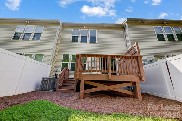 $2,950 | 4246 Park South Station Boulevard, Charlotte, NC 28210