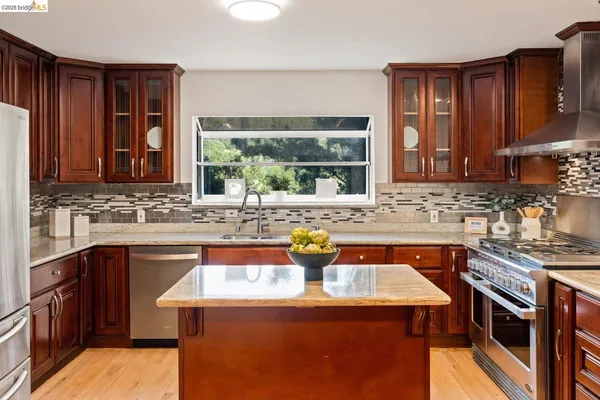 $1,599,000 | 6975 Charing Cross Road, Berkeley, CA 94705