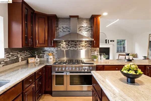 $1,599,000 | 6975 Charing Cross Road, Berkeley, CA 94705
