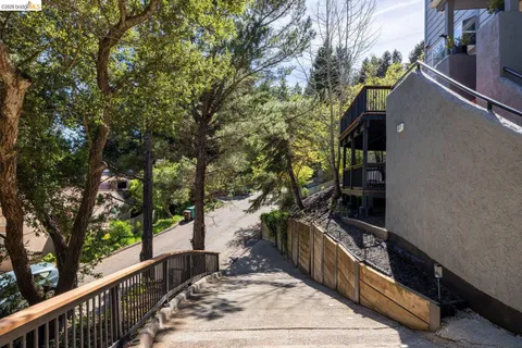 $1,599,000 | 6975 Charing Cross Road, Berkeley, CA 94705