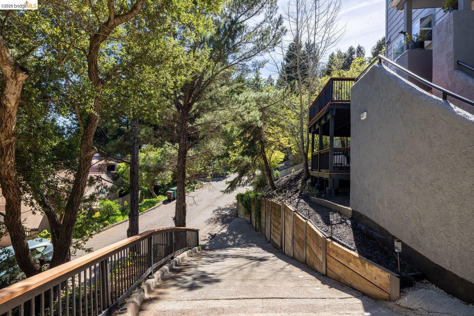 6975 Charing Cross Road Berkeley, CA 94705 - Photo 25 of 59